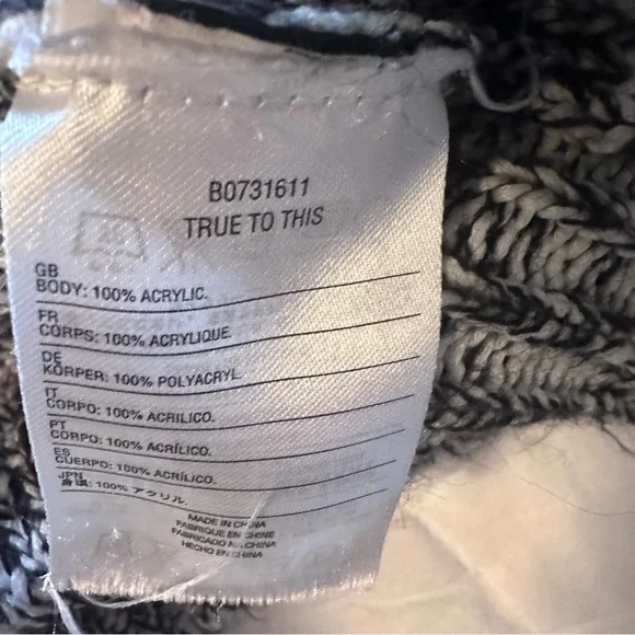 Volcom Sweater - Picture 4 of 4